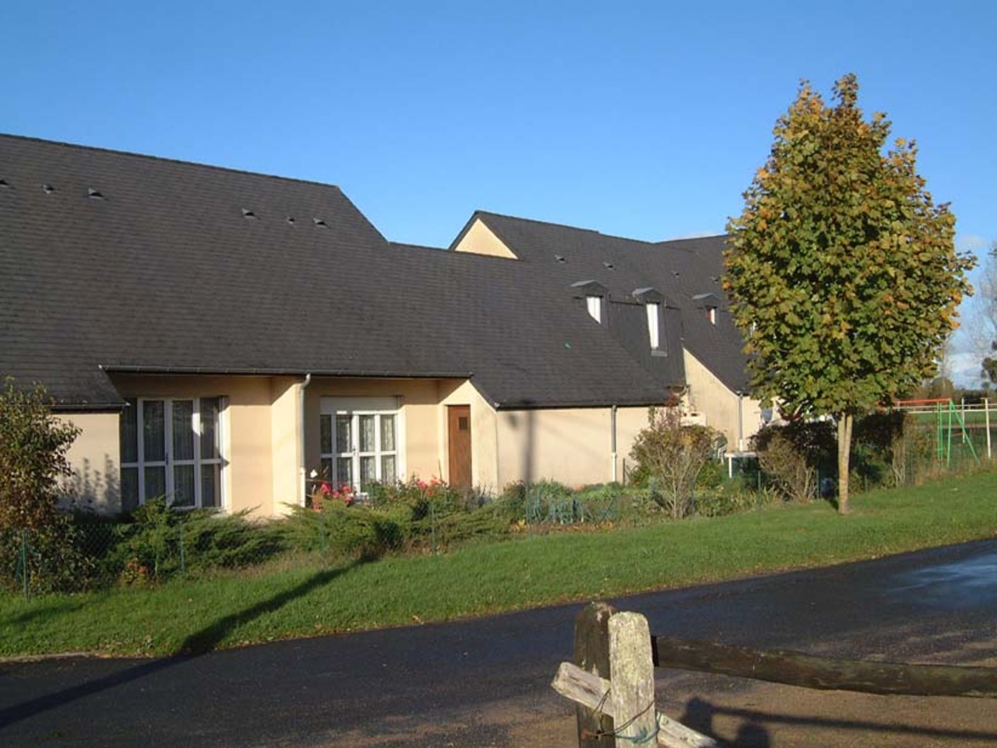 72_La Chapelle aux Choux_Square Mabilleau.jpg
